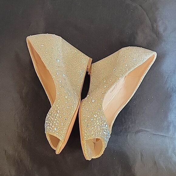 BRAND NEW DE BLOSSOM COLLECTION HALF-3 PEEP TOE SPARKLE EMBELLISHMENTS WEDGE - Picture 13 of 16